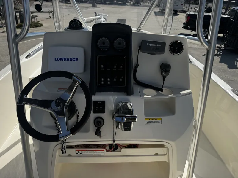 Slide: The Image of Boston Whaler 230 Dauntless 2011 - 8