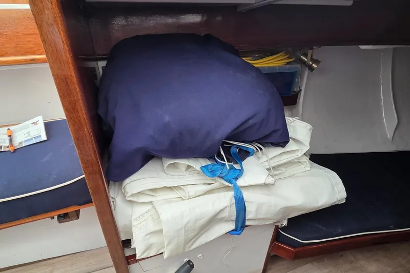 Slide: The Image of Herreshoff Alerion 1984 - 15