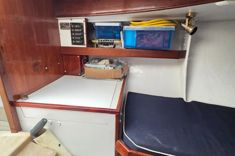 Slide: The Image of Herreshoff Alerion 1984 - 17