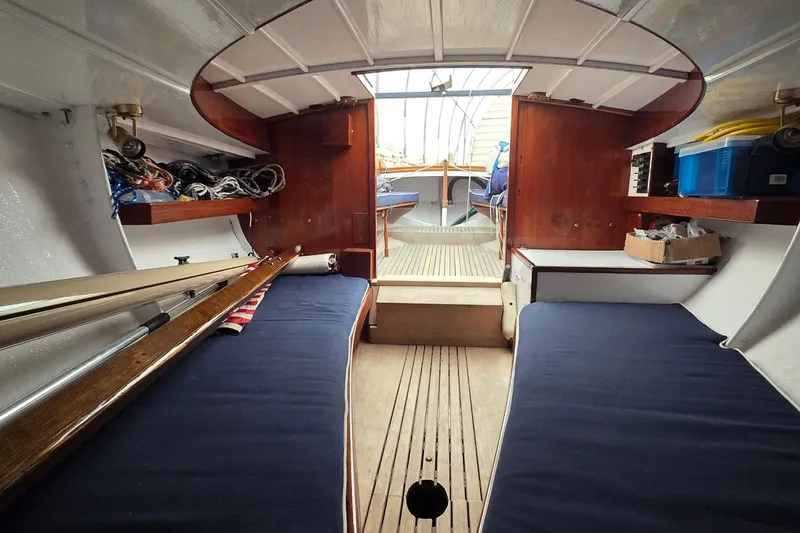 Slide: The Image of Herreshoff Alerion 1984 - 19