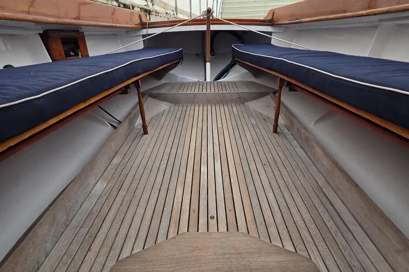 Slide: The Image of Herreshoff Alerion 1984 - 20