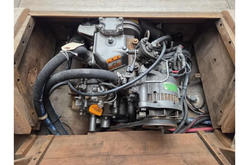 Slide: The Image of Herreshoff Alerion 1984 - 26