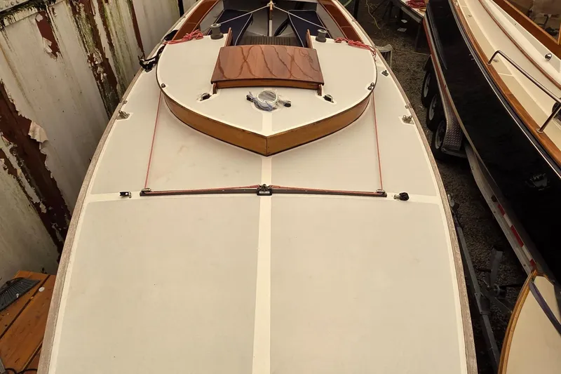 Slide: The Image of Herreshoff Alerion 1984 - 8