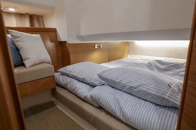 Slide: The Image of Nimbus T11 - 14