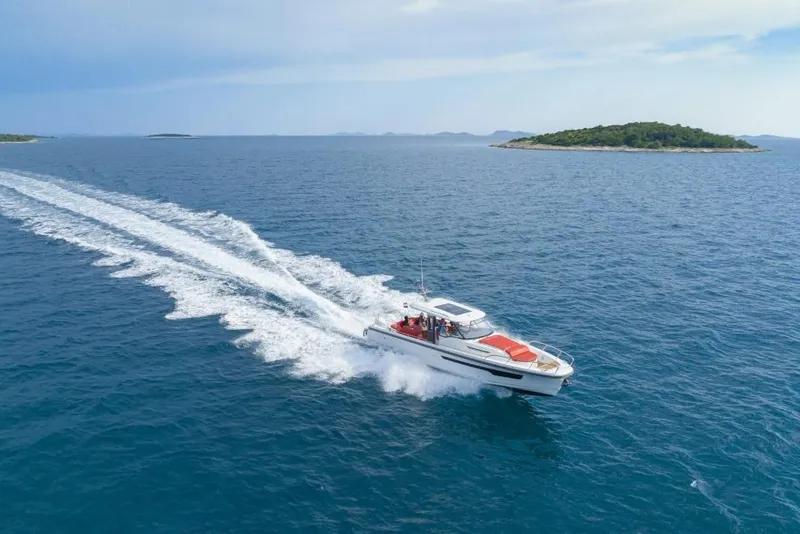 Slide: The Image of Nimbus T11 - 3