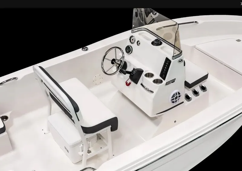 Slide: The Image of Robalo R160 Center Console 2026 - 3