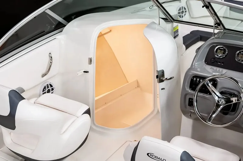 Slide: The Image of Robalo R207 Dual Console 2026 - 8