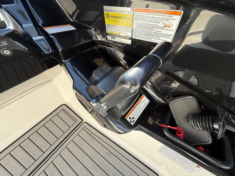 Slide: The Image of Yamaha 242 Limited S 2018 boat dashboard with safety warnings. - 15