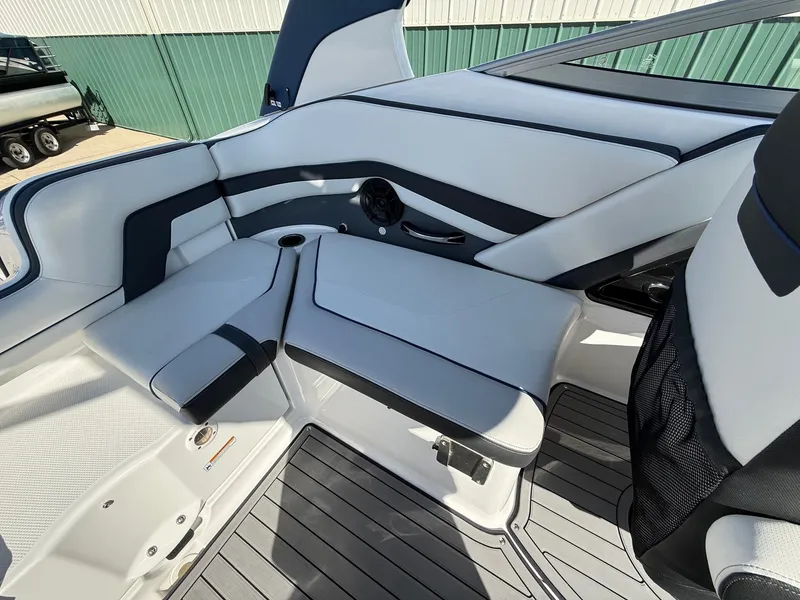 Slide: The Image of Interior of 2018 Yamaha Boats 242 Limited S with gray seating. - 22