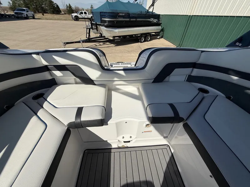 Slide: The Image of Interior of a 2018 Yamaha Boats 242 Limited S with gray seating. - 23