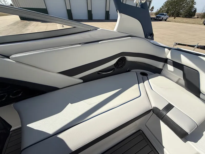 Slide: The Image of Interior of a 2018 Yamaha Boats 242 Limited S with gray upholstery. - 25
