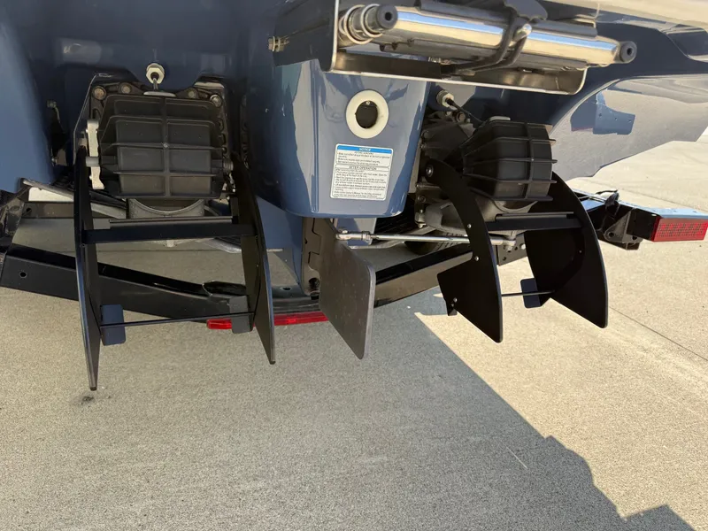 Slide: The Image of Rear view of a 2018 Yamaha 242 Limited S boat. - 4