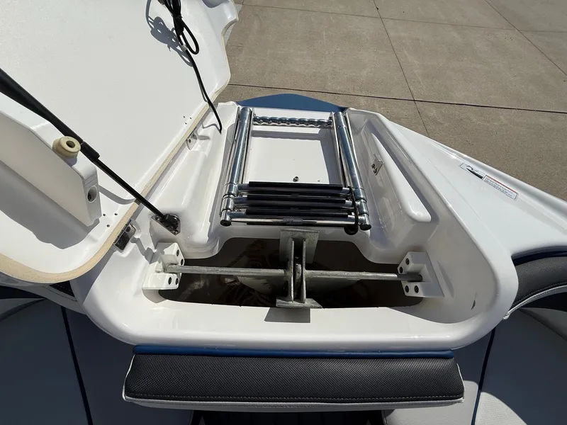 Slide: The Image of Yamaha 242 Limited S 2018 boat with anchor compartment and ladder. - 7