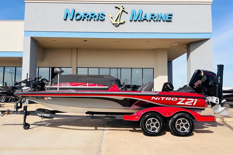 The Image of 2020 Nitro Z21 Pro boat displayed at Norris Marine dealership. - 1