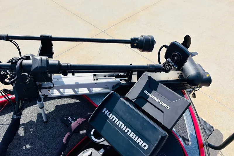 Slide: The Image of 2020 Nitro Z21 Pro boat with Humminbird electronics and trolling motor setup. - 18