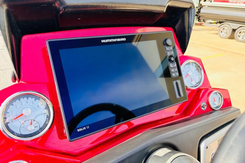 Slide: The Image of Dashboard of a 2020 Nitro Z21 Pro boat with Humminbird Solix 12 display. - 43