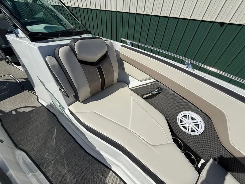 Slide: The Image of Interior of 2022 Monterey 278SS Super Sport with luxurious seating. - 14