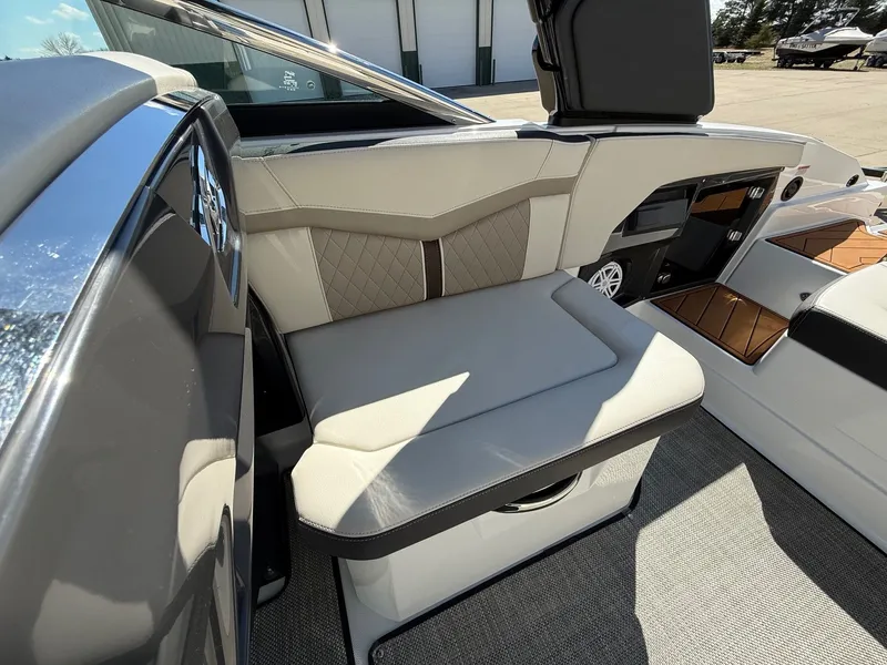Slide: The Image of Interior of the 2022 Monterey 278SS Super Sport boat. - 32