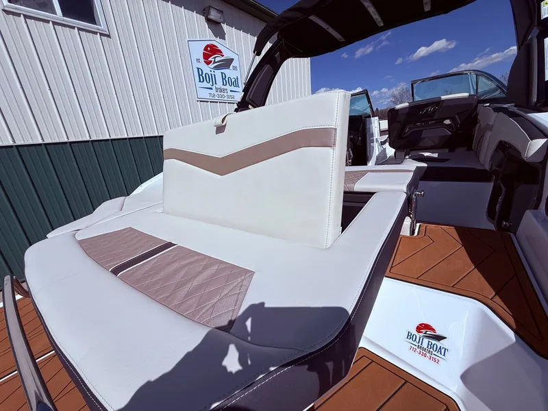 Slide: The Image of 2022 Monterey 278SS Super Sport boat with luxurious interior. - 46