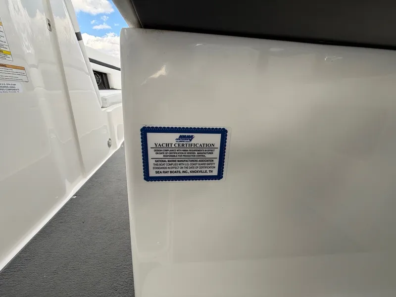 Slide: The Image of Sea Ray 270 SLX 2015 - 21