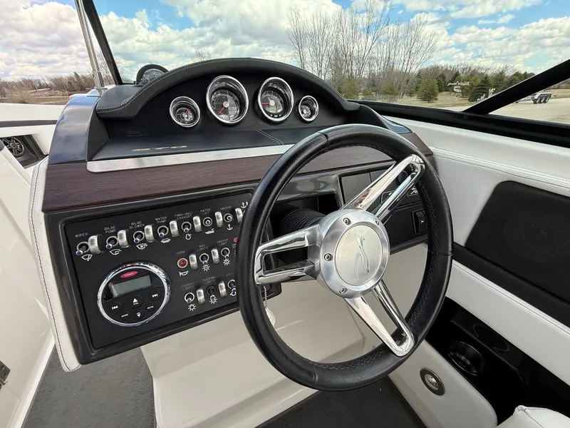 Slide: The Image of Sea Ray 270 SLX 2015 - 22