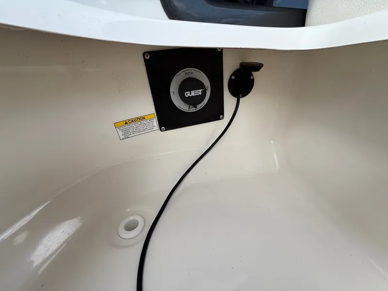 Slide: The Image of Sea Ray 270 SLX 2015 - 32