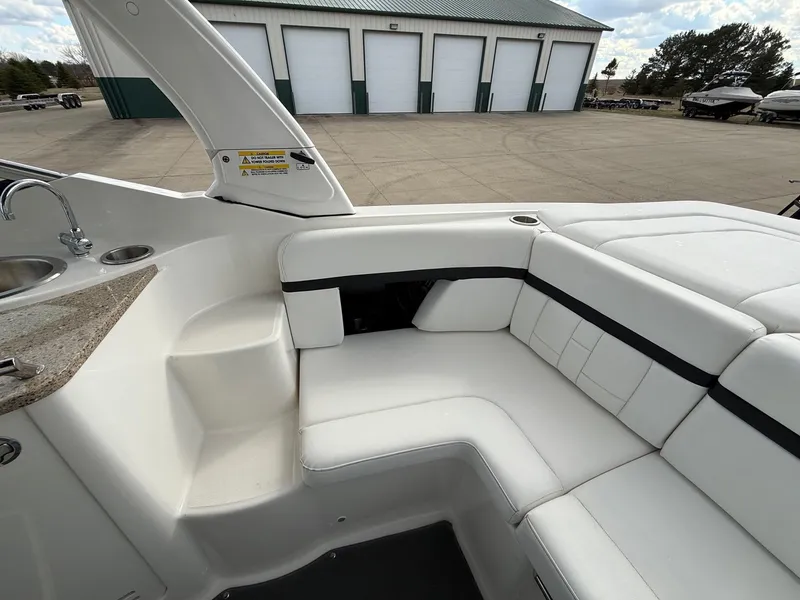 Slide: The Image of Sea Ray 270 SLX 2015 - 41