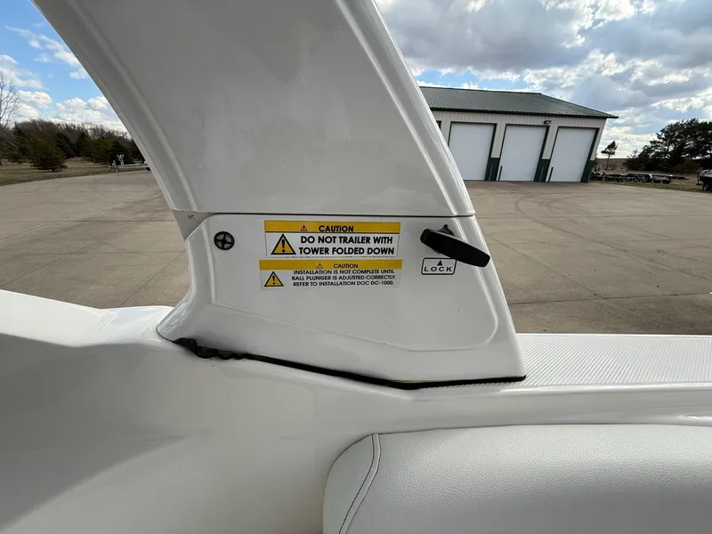 Slide: The Image of Sea Ray 270 SLX 2015 - 42