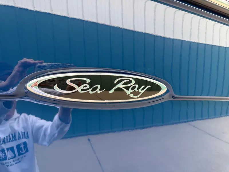 Slide: The Image of Sea Ray 270 SLX 2015 - 6
