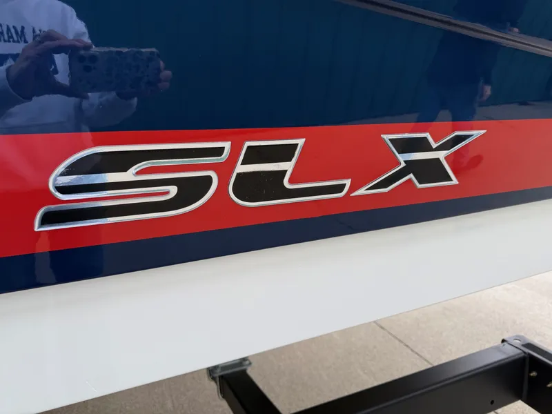 Slide: The Image of Sea Ray 270 SLX 2015 - 7