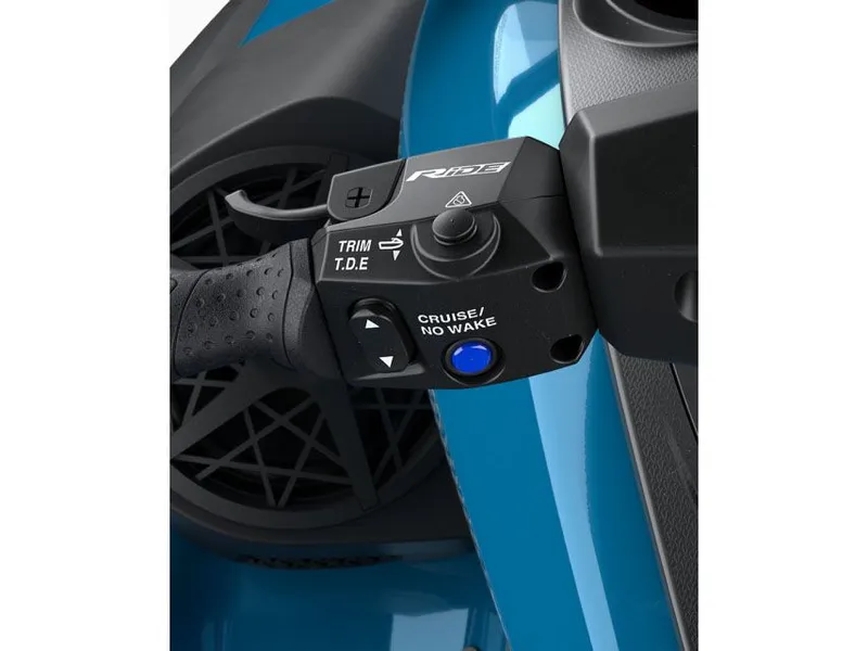 Slide: The Image of Yamaha FX Cruiser SVHO 2026 control with trim and cruise function. - 11