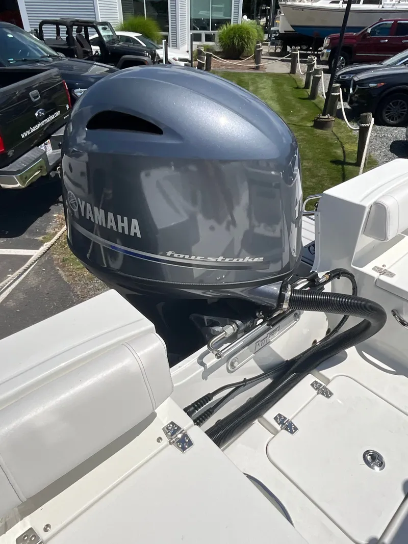 Slide: The Image of Parker Marine 18SE Center Console 2026 - 5