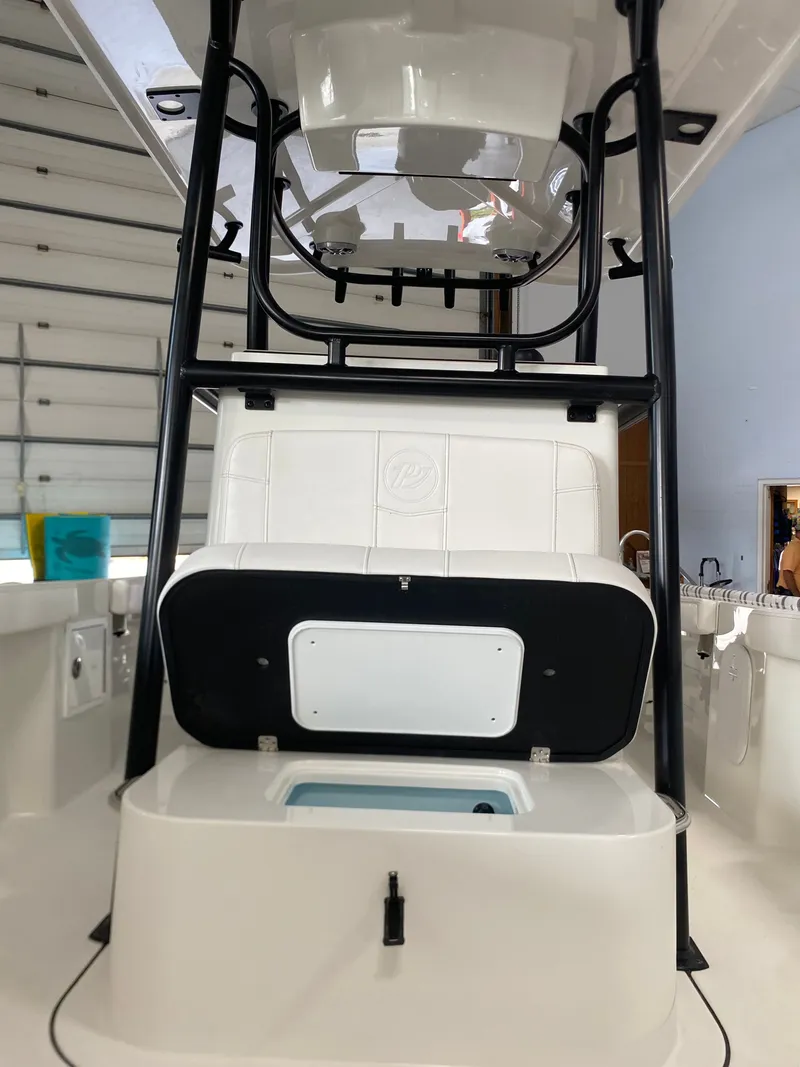 Slide: The Image of Parker Marine 23 Special Edition 2026 - 11