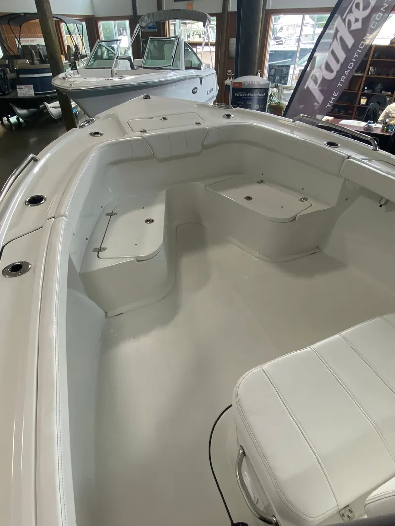Slide: The Image of Parker Marine 23 Special Edition 2026 - 7