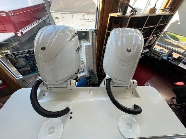 Slide: The Image of Parker Marine 2600 Center Console 2025 - 25