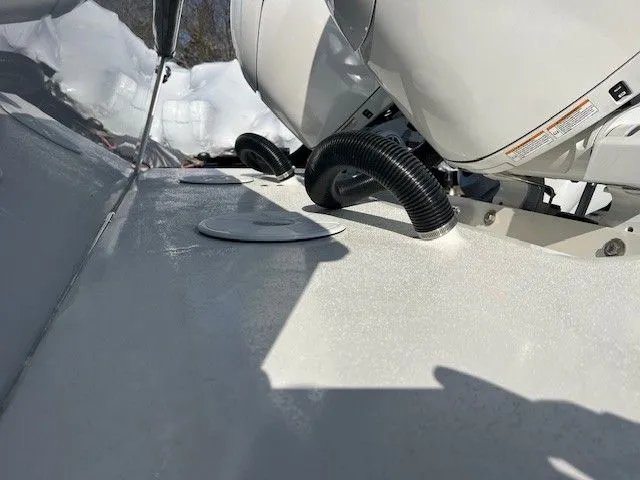 Slide: The Image of Parker Marine 2600 Center Console 2025 - 3