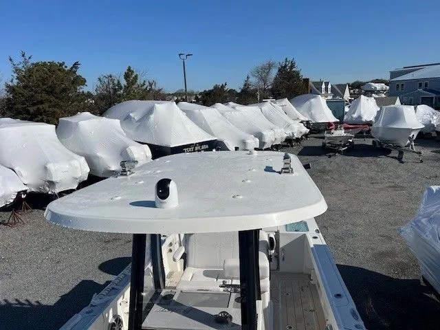 Slide: The Image of Parker Marine 2600 Center Console 2025 - 35