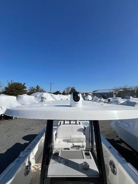 Slide: The Image of Parker Marine 2600 Center Console 2025 - 38