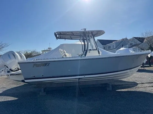 Slide: The Image of Parker Marine 2600 Center Console 2025 - 7