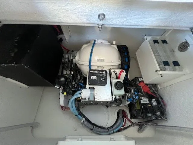 Slide: The Image of Parker Marine 2600 Center Console 2025 - 8