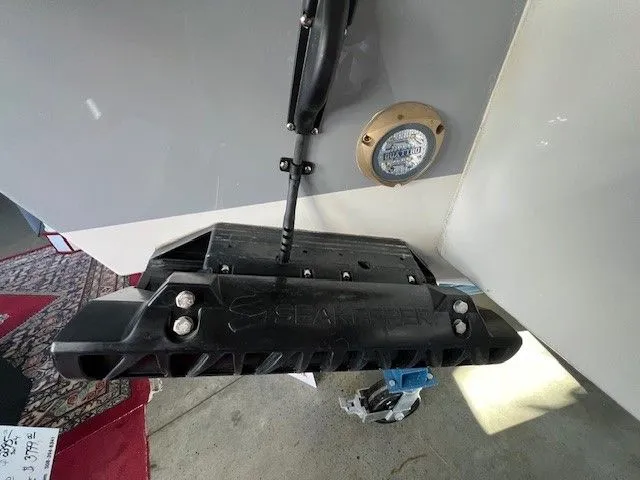 Slide: The Image of Parker Marine 2600 Center Console 2025 - 9