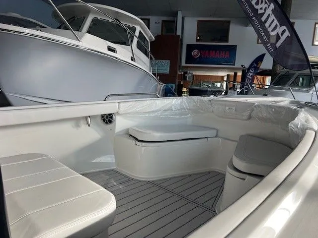 Slide: The Image of Parker Marine 230 Coastal Elite 2026 - 10