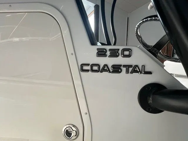 Slide: The Image of Parker Marine 230 Coastal Elite 2026 - 4