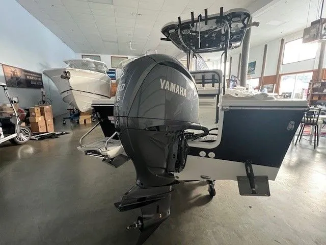 Slide: The Image of Parker Marine 230 Coastal Elite 2026 - 6