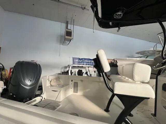 Slide: The Image of Parker Marine 230 Coastal Elite 2026 - 8