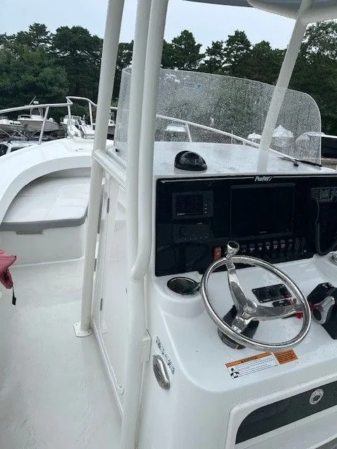 Slide: The Image of Parker Marine 25 Special Edition 2022 - 5