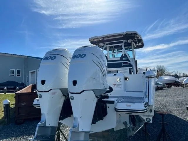 Slide: The Image of Blackfin 332 CC 2022 - 3