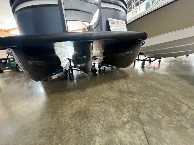 Slide: The Image of Viaggio LagoX22Q 2025 - 10