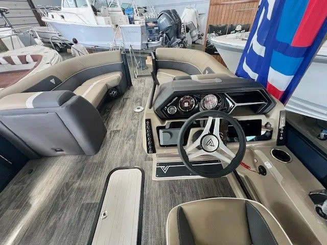 Slide: The Image of Viaggio LagoX22Q 2025 - 7