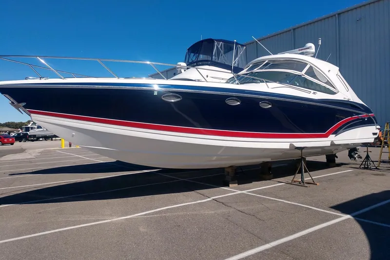 The Image of 2017 Formula 400 Super Sport boat on display in a parking lot. - 0